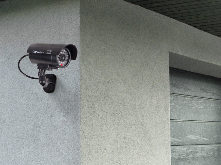 Realistische Kamera-Attrappe IR9000 B IR mit blinkender LED