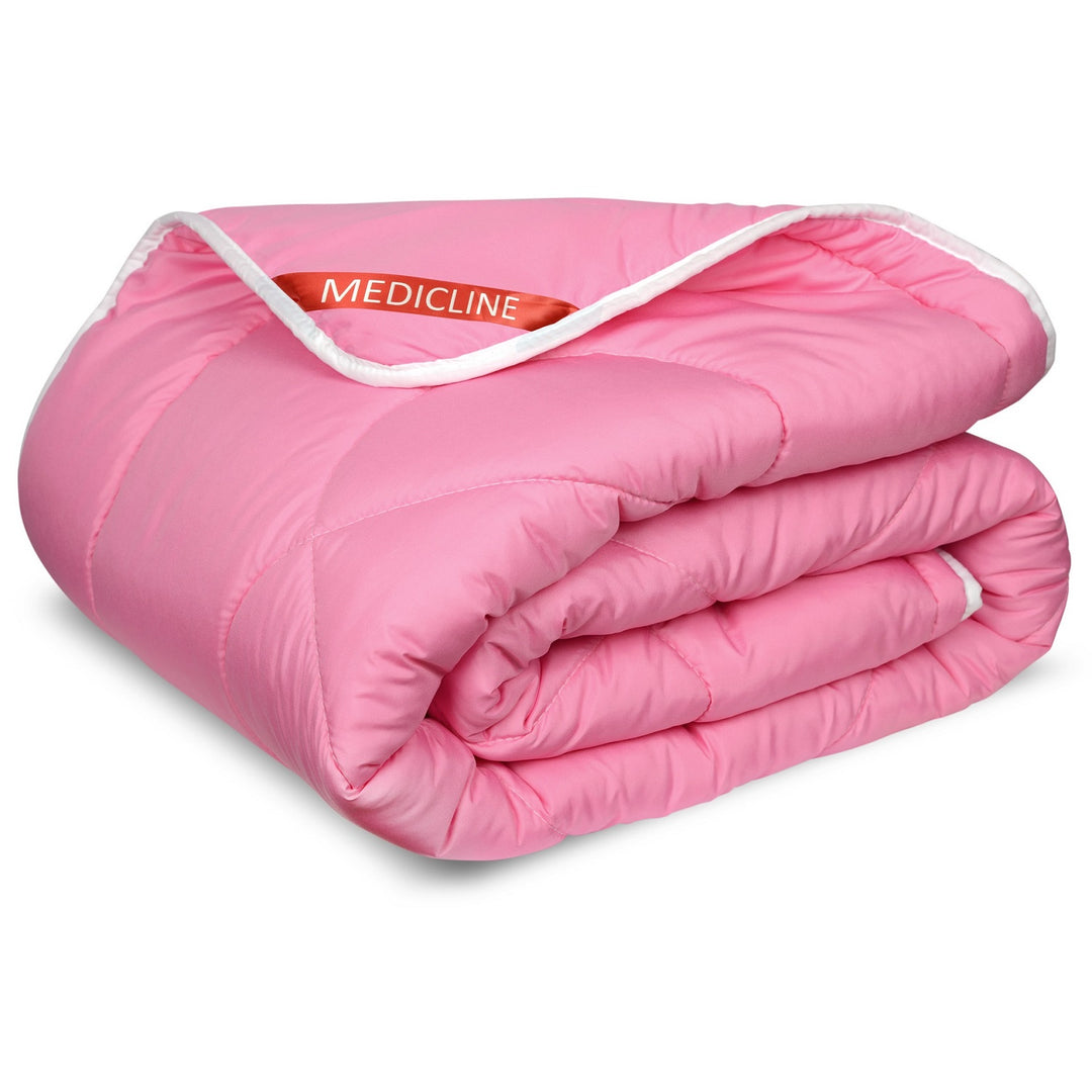 Medicline Bettdecke Ganzjahresdecke Schlafdecke aus Mikrofaser mit Faden Gesteppt Silikonfüllung 200g/m2 Antiallergisch Rosa 140 x 200 cm