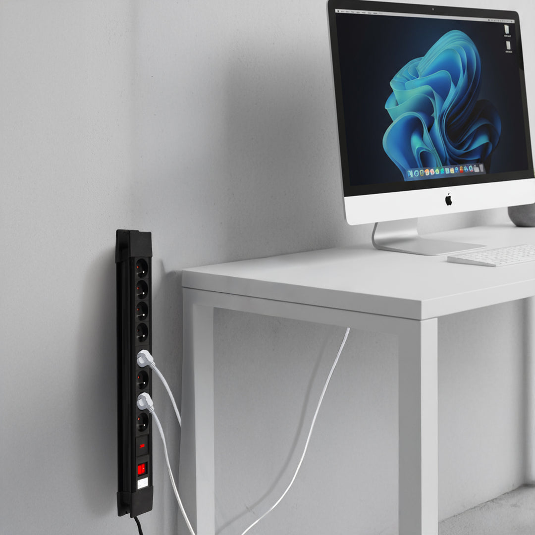 Maclean Energy MCE11 - Mit Kindersicherung u. Überspannungsschutz