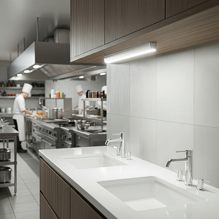 Maclean Energy MCE166 Lichtleiste mit Bewegungsmelder