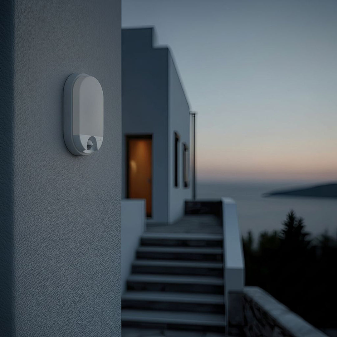 Maclean MCE340 LED-Lampe mit Infrarot-Bewegungssensor Wandleuchte Innen-/ Außenbeleuchtung 1100lm 15W IP54 Weiß