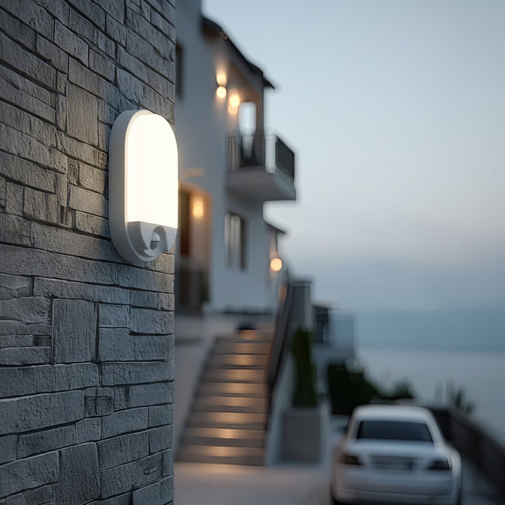 Maclean MCE340 LED-Lampe mit Infrarot-Bewegungssensor Wandleuchte Innen-/ Außenbeleuchtung 1100lm 15W IP54 Weiß