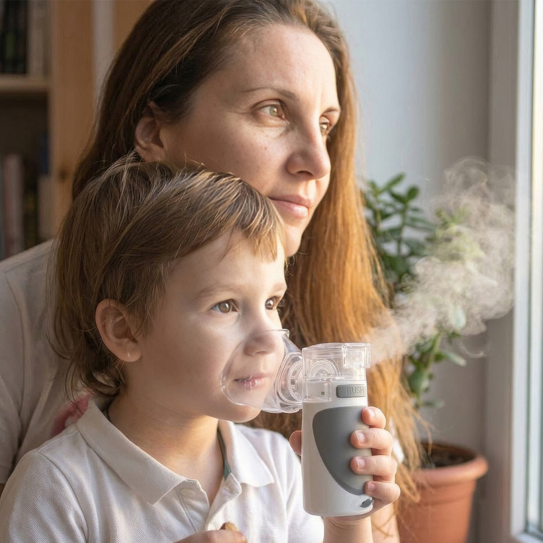 PR-835 Tragbarer Inhalationsgerät für Kinder und Erwachsene Geräuscharmer Inhalator Vernebler Zwei Masken Mundstück Vernebler-Set Stromversorgung über USB oder 2x AA Batterien Kompakt