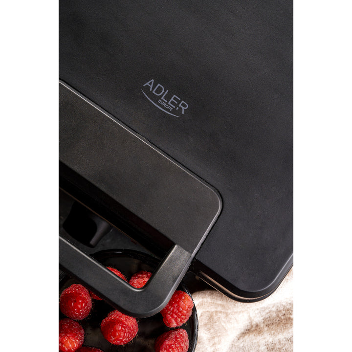 Waffeleisen Adler, für 4 Waffeln, Temperaturregelung, 1800W, AD 3049