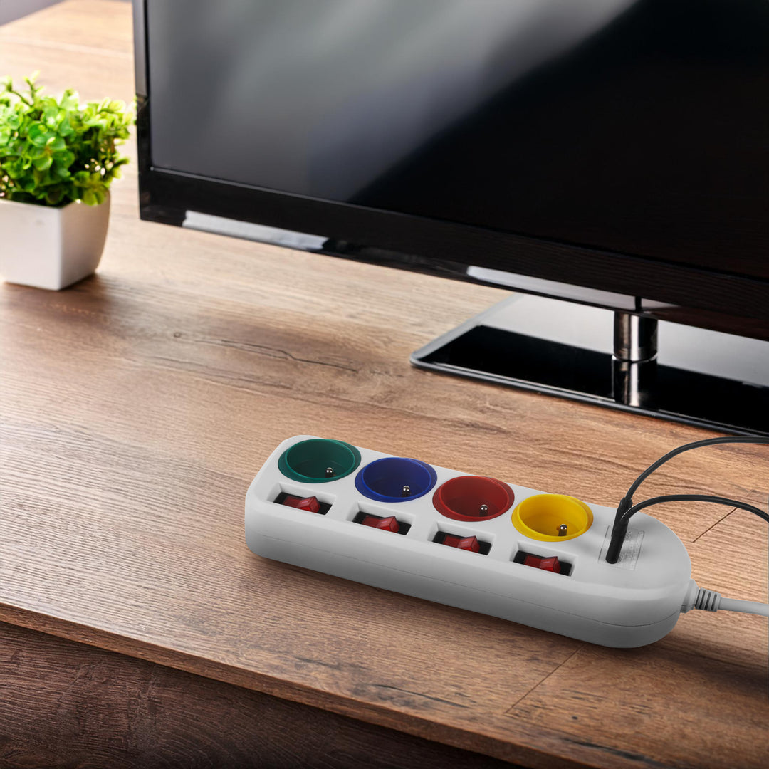 Maclean Steckdosenleiste, 4-Steckdosen-Verlängerungskabel + USB A / C, mit Schalter, 250VAC/10A, 1,5m, weiß, MCE508 W