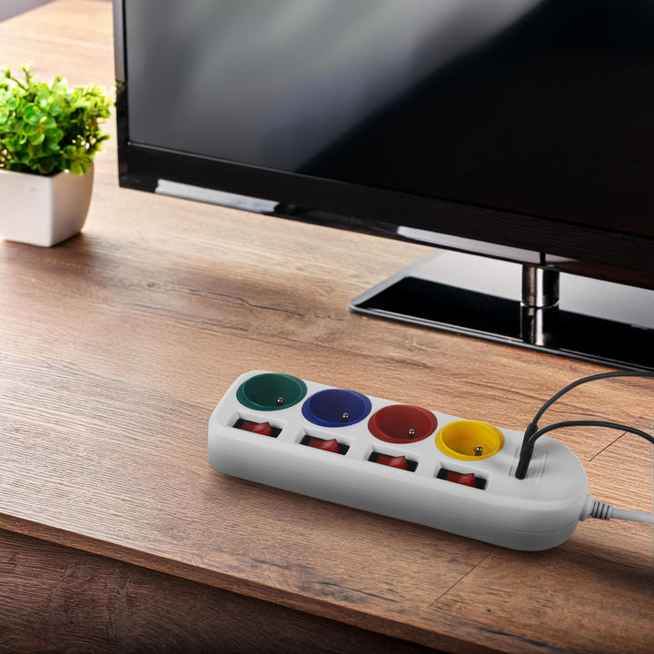 Maclean Steckdosenleiste, 4-Steckdosen-Verlängerungskabel + USB A / C, mit Schalter, 250VAC/10A, 1,5m, weiß, MCE508 W