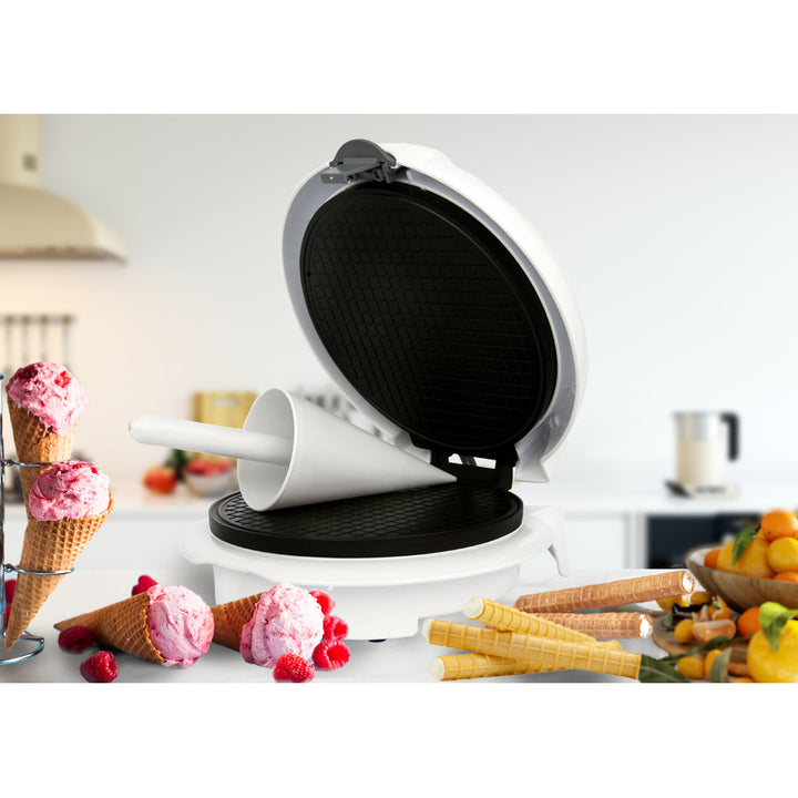 Adler Waffelautomat, stufenlos einstellbare Temperatur, 1500W, weiß, AD 3038