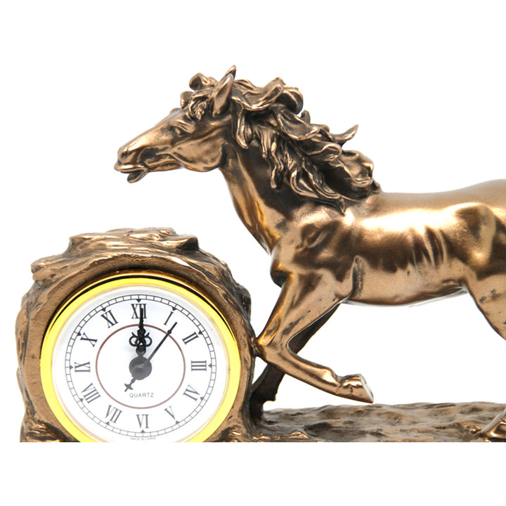 Galoppierende Pferdefigur, Uhr, braune Tischdekoration, Königin Isabel