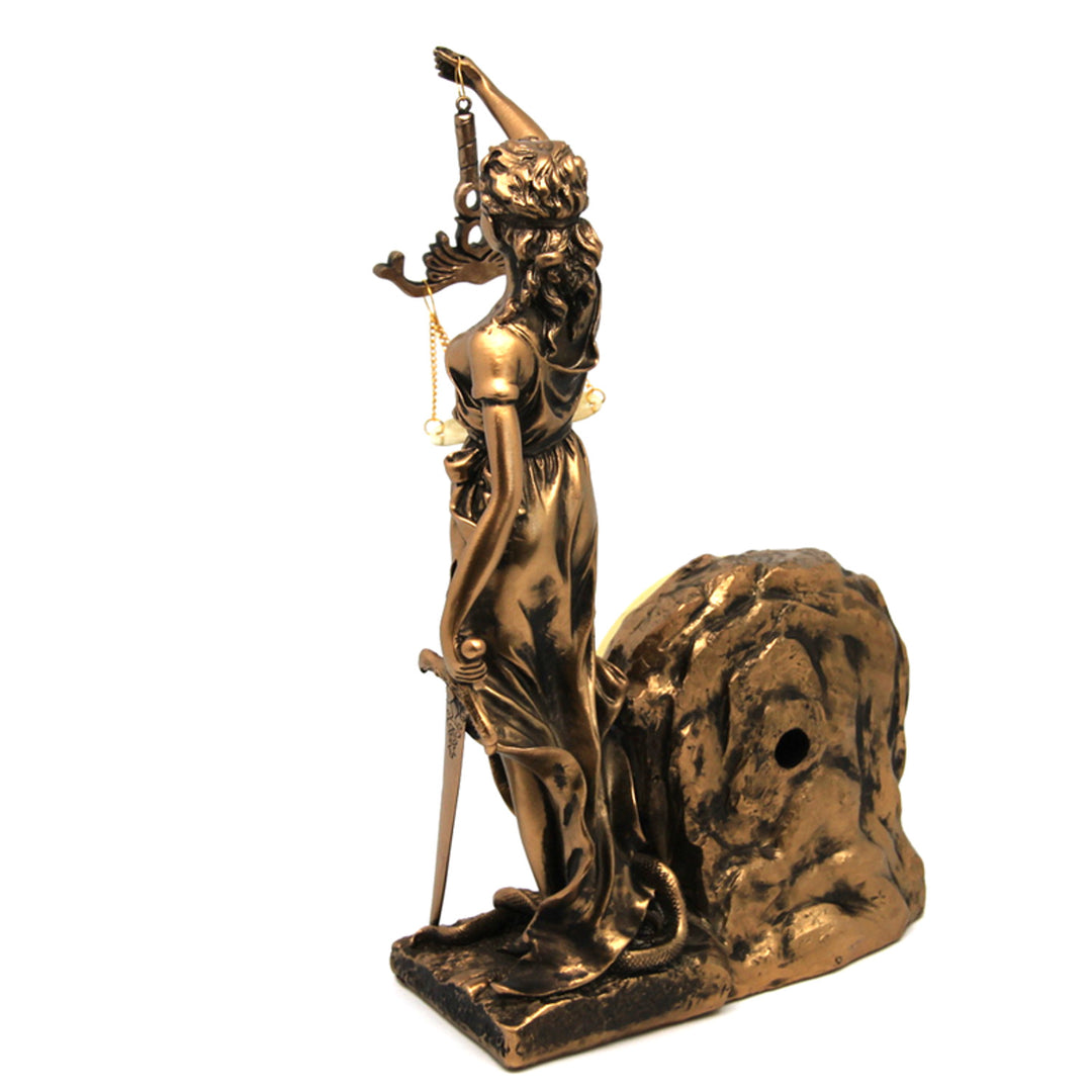 Figur der Temida, Göttin der Gerechtigkeit, Uhr, Königin Isabel