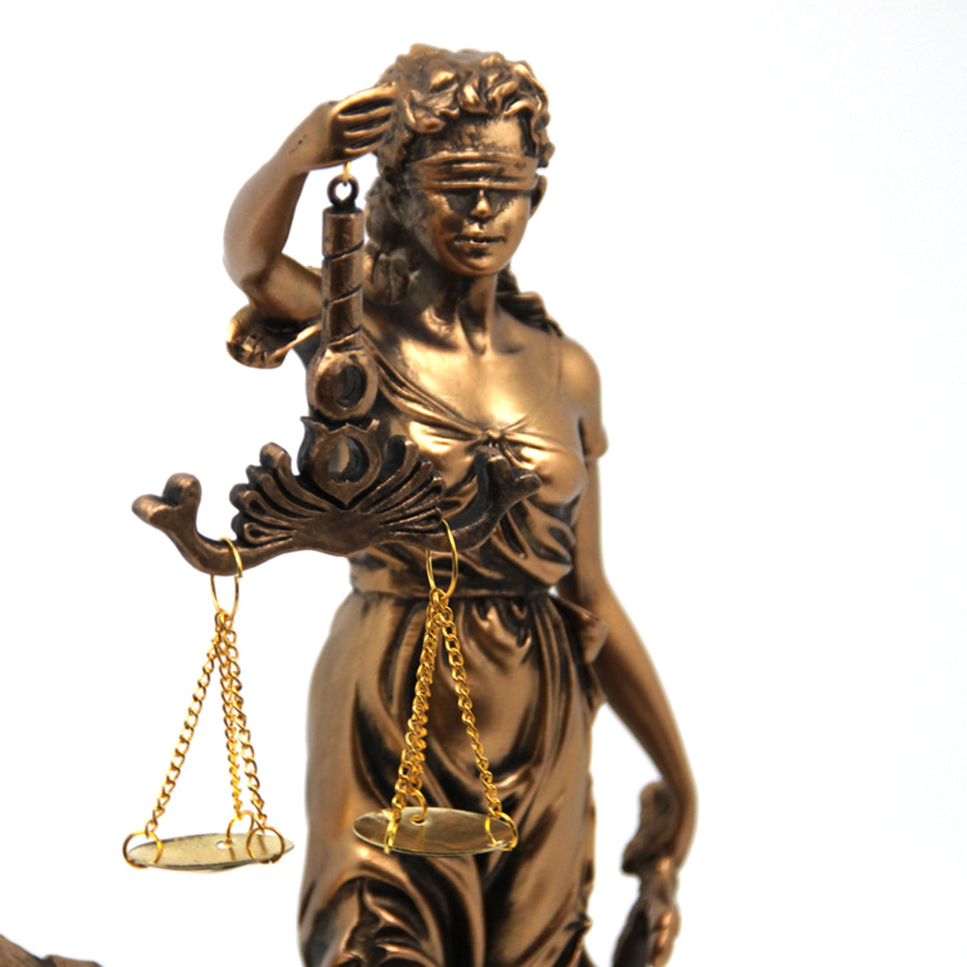 Figur der Temida, Göttin der Gerechtigkeit, Uhr, Königin Isabel