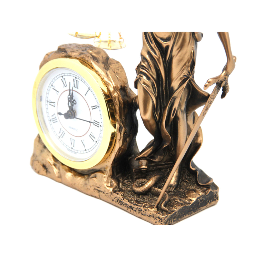 Figur der Temida, Göttin der Gerechtigkeit, Uhr, Königin Isabel