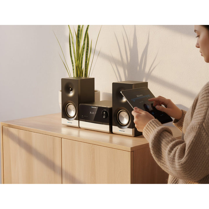 Blaupunkt Mikrofon, CD, USB, FM Radio, Bluetooth, Fernbedienung, Uhr mit Weckfunktion, MS40.2BT