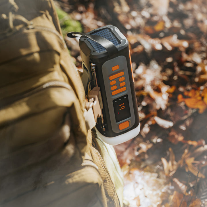 Adler Notfallradio mit Solarpanel, Kurbel und Powerbank, Bluetooth 5.0, 4-W-LED-Taschenlampe, 4500 mAh, AD 1920