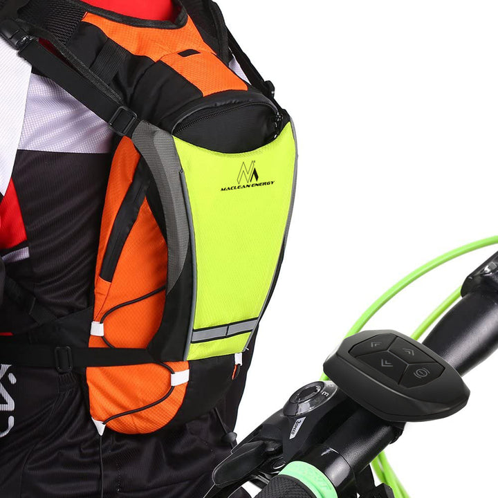 Rucksack mit LED-Signalleuchte, mit Fernbedienung, wasserdicht: Fernbedienung IPx5, Rucksack IPX2 + Sportgurt für das Smartphone Maclean MC-445