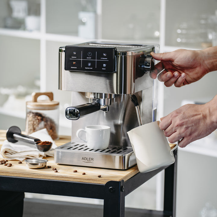 Kaffeemaschine mit 20 bar, Thermoblock, Milchaufschäumer, 5-in-1, Adler AD 4390