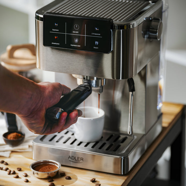 Kaffeemaschine mit 20 bar, Thermoblock, Milchaufschäumer, 5-in-1, Adler AD 4390
