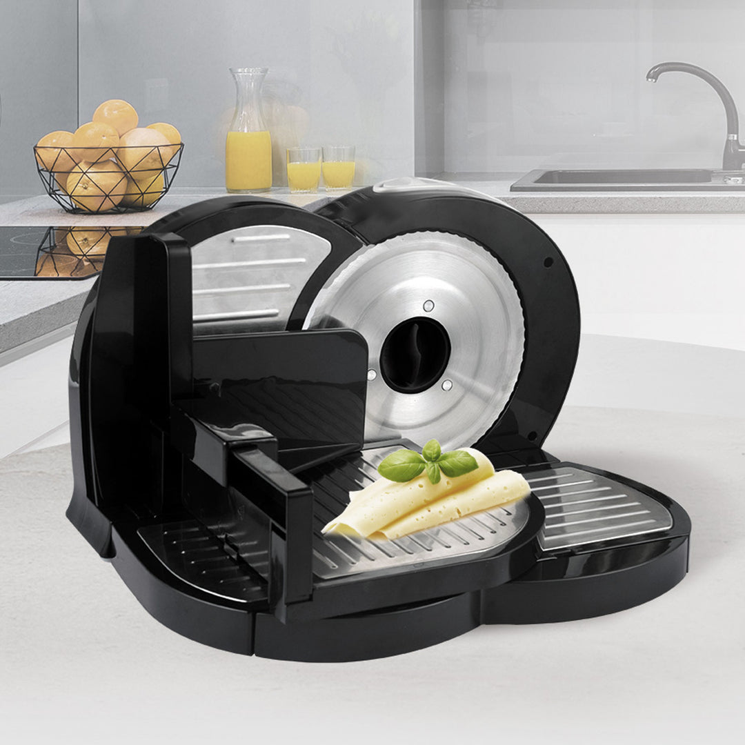 Maestro-Schneidemaschine, Leistung 400 W, Schnittbereich von 0 bis 15 mm, Klinge aus Edelstahl, drei Schnittgeschwindigkeiten, mit Niederhalter und Auffangschale im Lieferumfang, MR-591