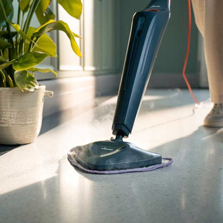 Vileda Steam Plus Pro Dampfmopp, tötet 99,9 % der Bakterien ab, heizt sich schnell auf, für alle Bodenarten geeignet, 180839