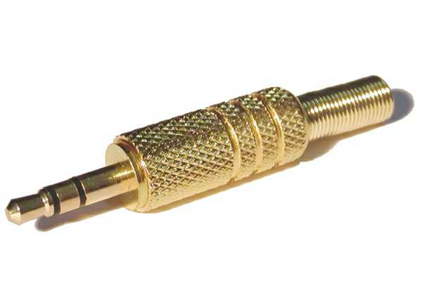Stecken Sie eine kleine 3,5-mm-Stereo-Gold-Buchse in ein Metallgehäuse