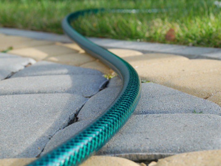 Cellfast Gartenschlauch, 3-lagig, Polyester Kreuzgeflecht, 3/4" 30m, wirtschaftlich