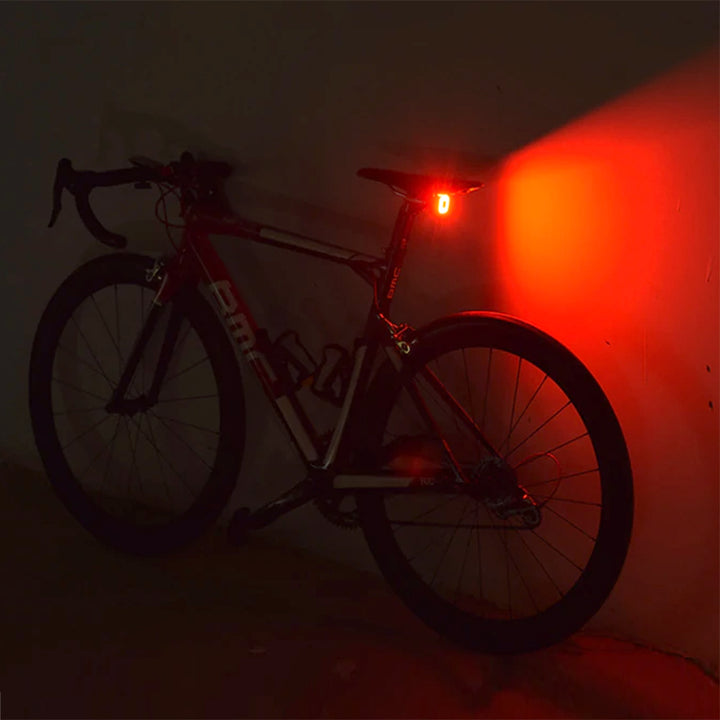 Fahrradlampe hinten USB AUTO STOP Dämmerungssensor Maclean Energy MCE355 COB LED max. 125lm acu 450mAh