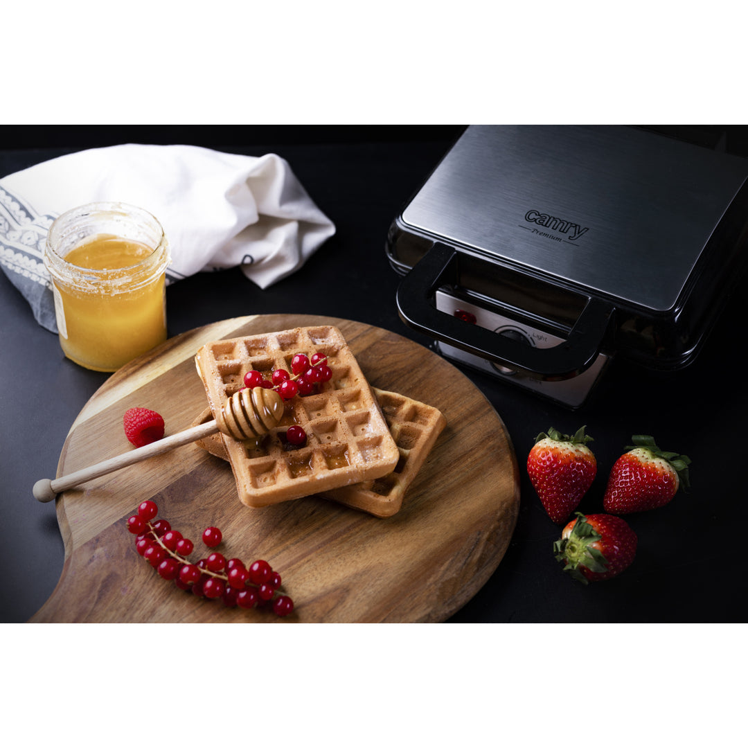 Der Camry CR 3046 1600W Waffeleisen backt 2 XXL Waffeln gleichzeitig