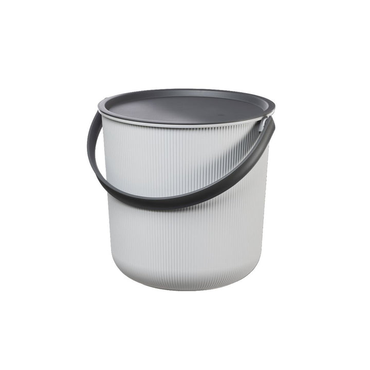 Plast Team Akita Eimer mit Griff und Deckel Universaleimer Recycelter Kunststoff Universal Grau/Schwarz (10L)