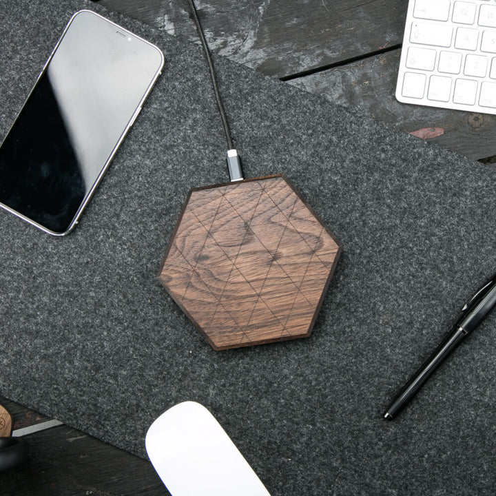 Hexagon Kabellose Qi Ladestation aus Holz max 15W Ladegerät Qi-Ladesystem Holzgehäuse Inklusive 1m USB-Kabel (Walnuss)