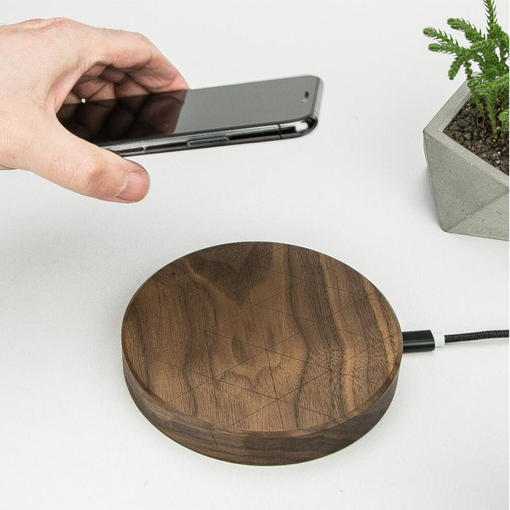 Circle Kabellose Qi Ladestation aus Holz max 15W Ladegerät Qi-Ladesystem Induktionsladegerät Holzgehäuse Inklusive 1m USB-Kabel (Walnuss)