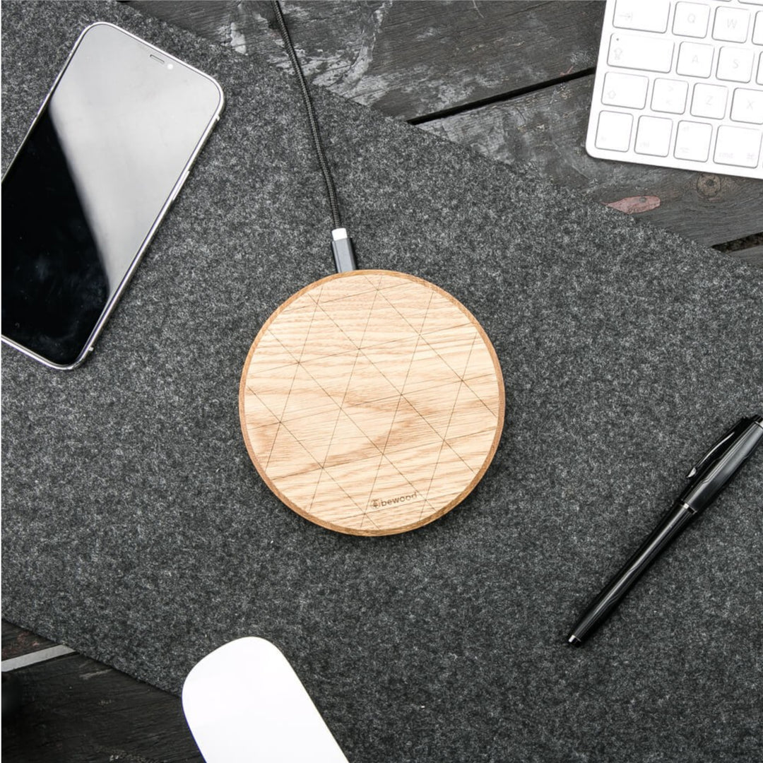 Circle Kabellose Qi Ladestation aus Holz max 15W Ladegerät Qi-Ladesystem Induktionsladegerät Holzgehäuse Inklusive 1m USB-Kabel (Eiche)