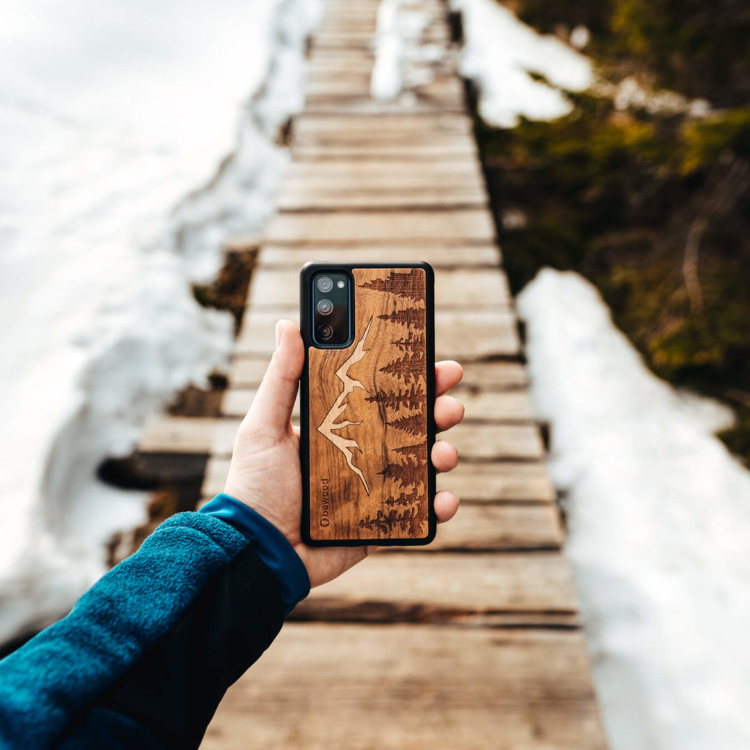 HOLZETUI IPHONE 13 PRO MAX IMBUIA BERGE HOHE QUALITÄT