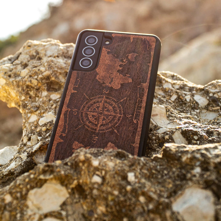 HOLZETUI IPHONE 13 WIND ROSE MERBAU HOHE QUALITÄT