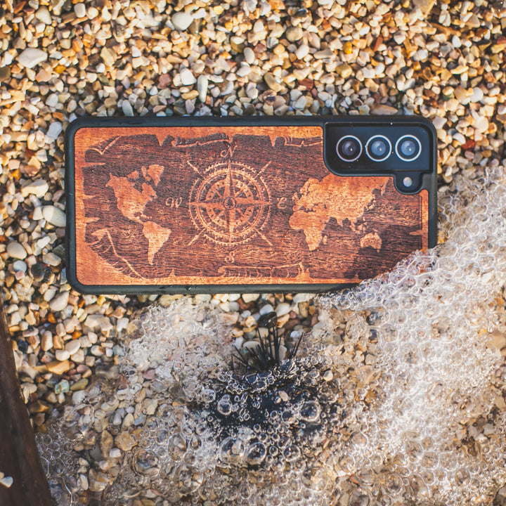 HOLZETUI IPHONE 13 WIND ROSE MERBAU HOHE QUALITÄT
