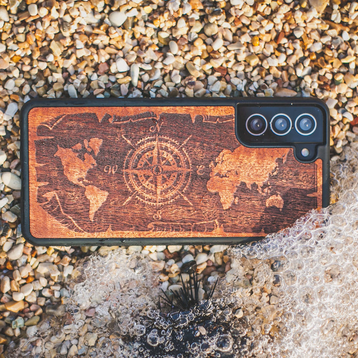 HOLZETUI IPHONE 13 PRO WINDROSE MERBAU HOHE QUALITÄT