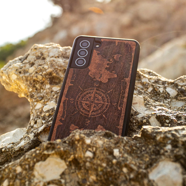 HOLZETUI IPHONE 13 PRO MAX WIND ROSE MERBAU HOHE QUALITÄT