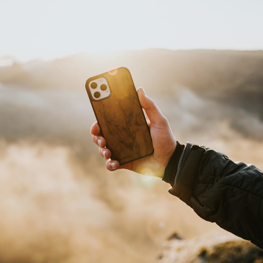 HOLZETUI IPHONE 13 PRO MAX STAG IMBUIA HOHE QUALITÄT