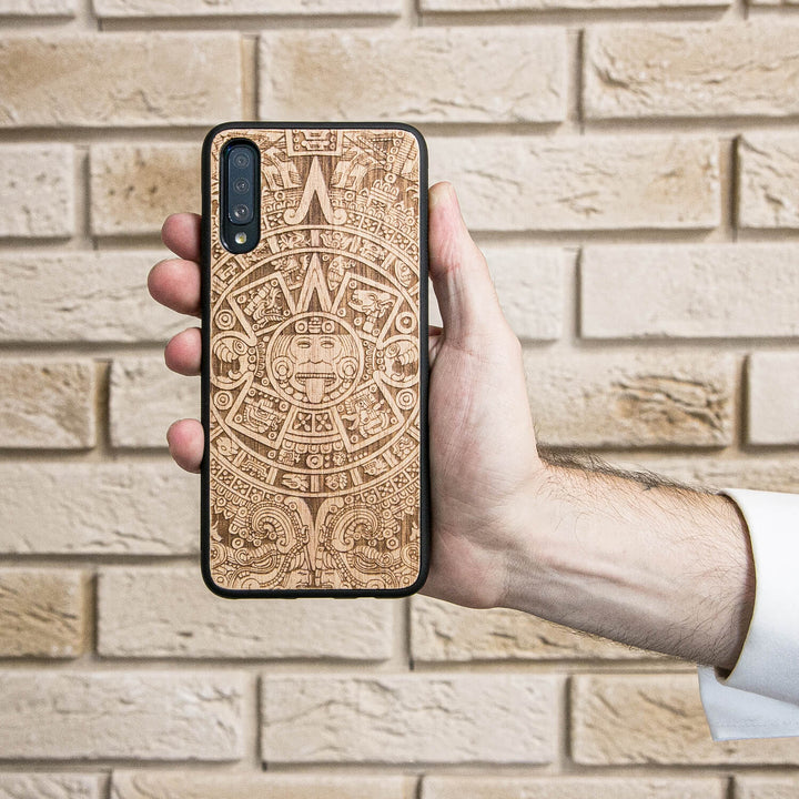 HOLZETUI IPHONE 13 PRO MAX AZTEKISCHEN KALENDER ANIEGRE