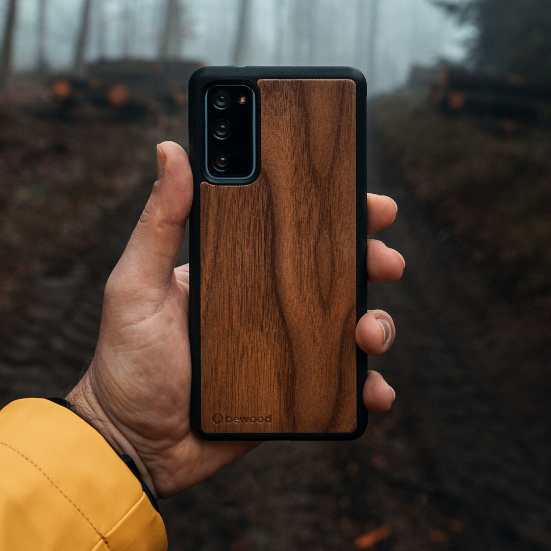 HOLZETUI IPHONE 13 PRO MAX AMERIKANISCHER WALNUSS