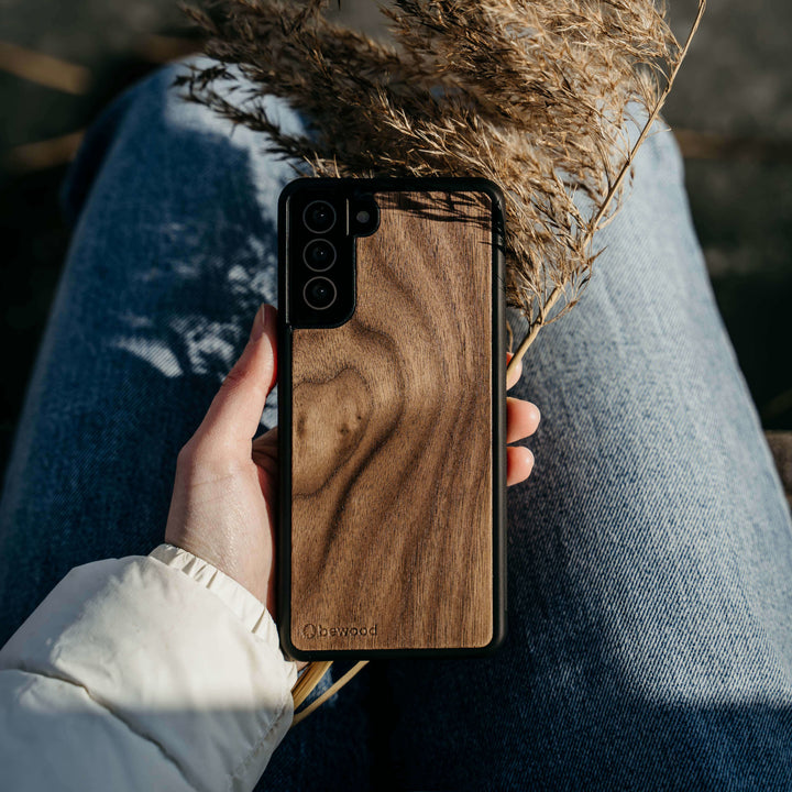HOLZETUI IPHONE 13 PRO MAX AMERIKANISCHER WALNUSS