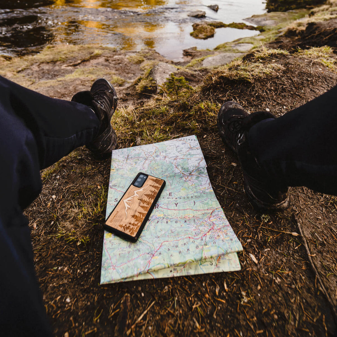 HOLZETUI IPHONE 12 MINI IMBUIA BERGE HOHE QUALITÄT