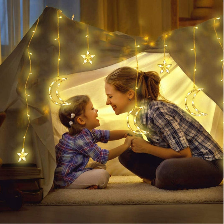Weihnachtsbeleuchtung Sterne und Monde Lichtervorhang Beleuchtung Lichterkette Innenbeleuchtung 8 Lichtmodi 138 LED Warmweiß