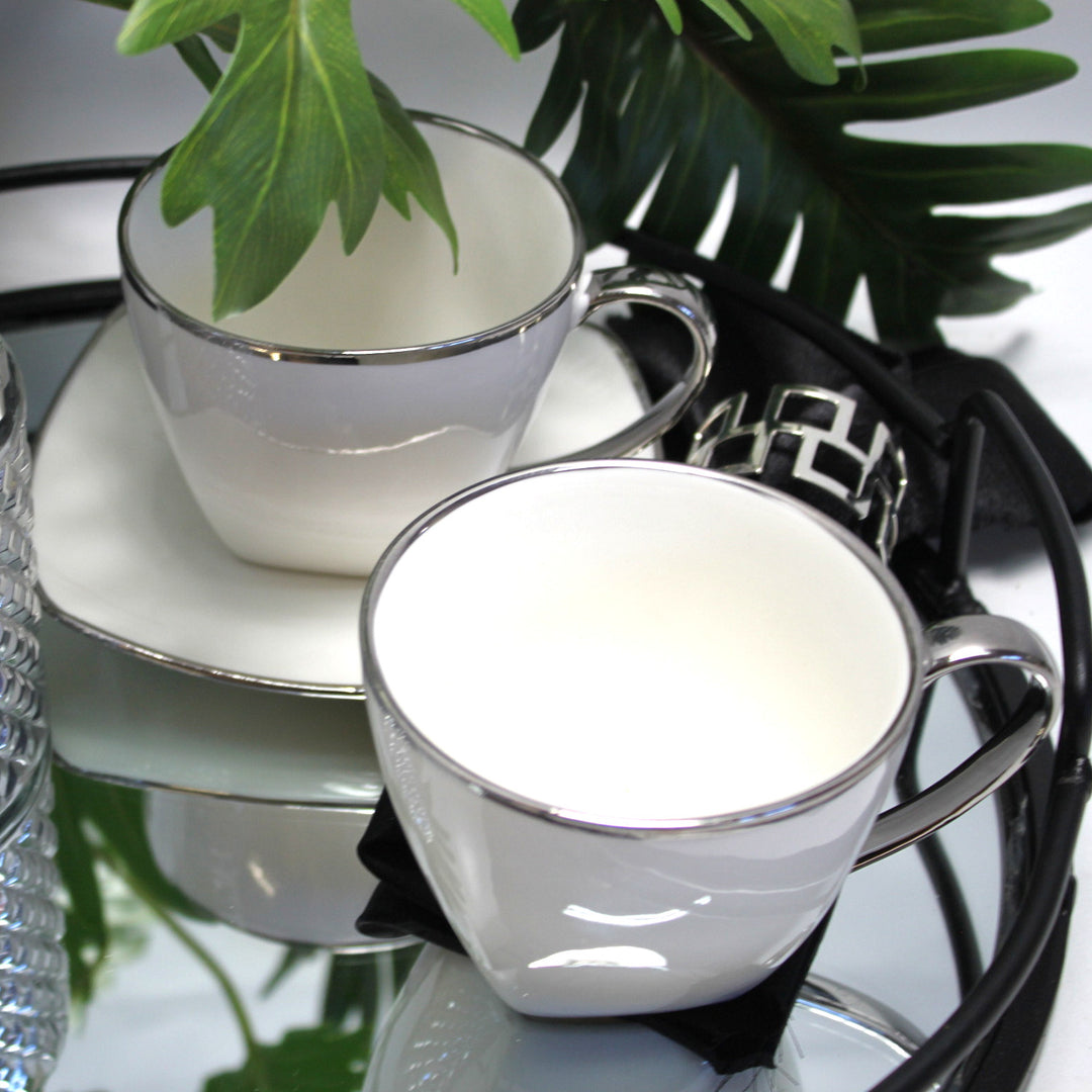 Queen Isabell Kaffeetassen-Set mit Untertassen und Löffel 2 Stück Porzellanset , Knochenporzellan, 250ml